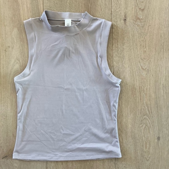 RHONE Women's Light Gray Muscle Tee - Picture 1 of 3